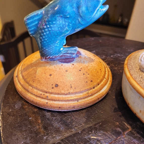 Mid-Century Modern Japanese Ceramic Trinket Dish w/ Fish Lid Signed - Picture 11 of 13